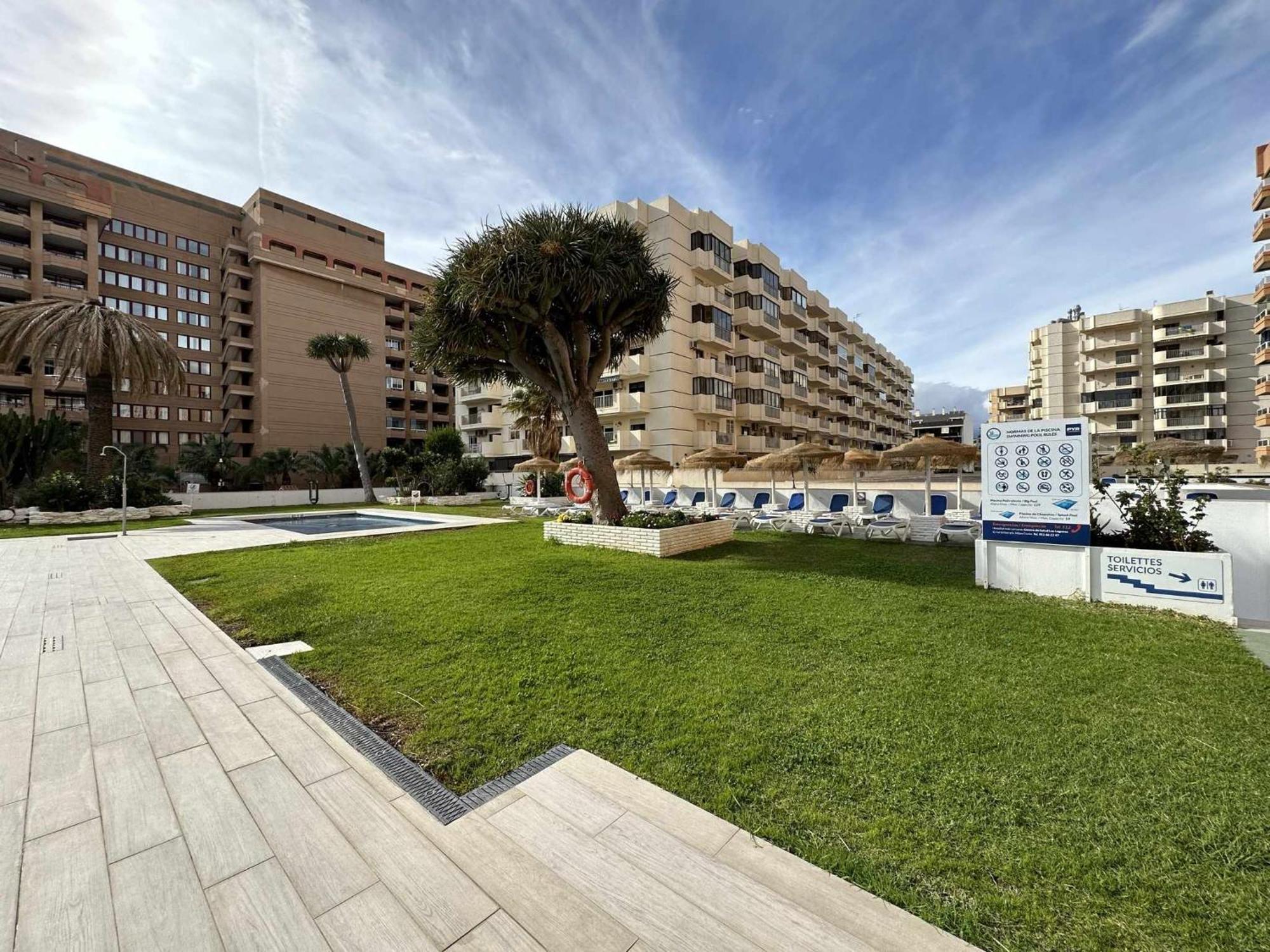 Estudio Pyr Privado Frente Al Puerto De Fuengirola Exterior foto